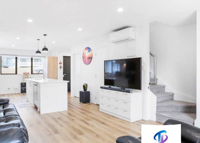  at 8/25 Vodanovich Road, Te Atatu South, Waitakere City, Auckland