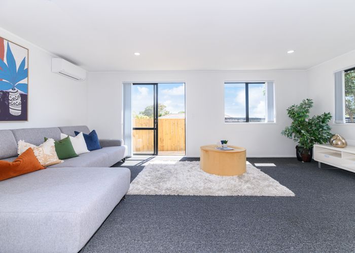  at 8 Dovey Place, Massey, Auckland
