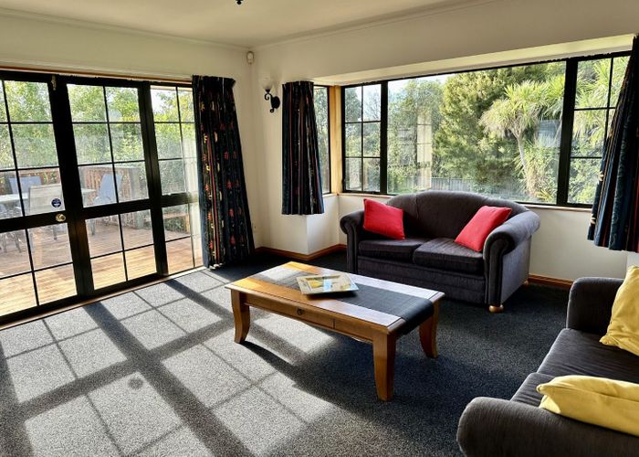  at 11 Woodgate Court, Fitzherbert, Palmerston North