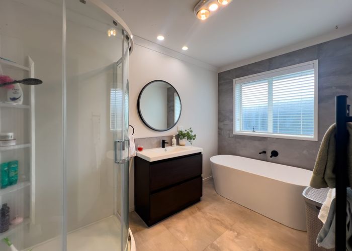  at 14 Rosewood Court, Huntington, Hamilton