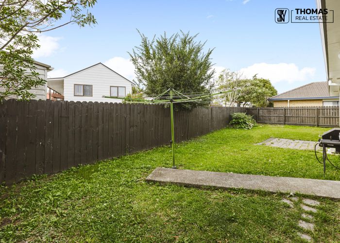  at 2/24 Horlicks Place, Randwick Park, Auckland