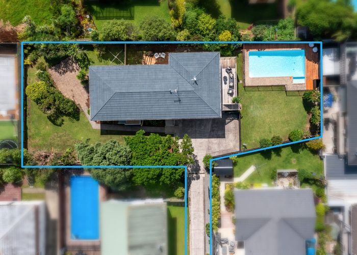  at 14 Holdaway Avenue, Northcote, North Shore City, Auckland