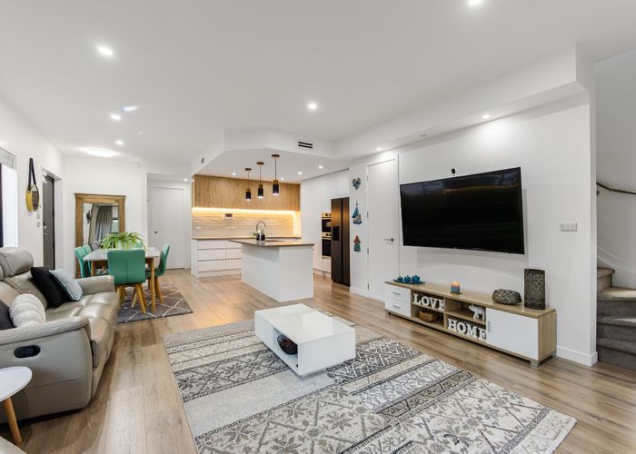  at 8 Windlass Street, Long Bay, Auckland