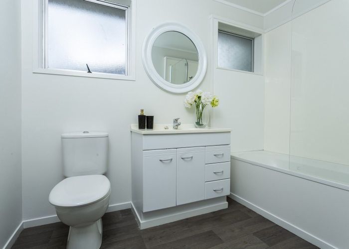  at 22 St Catherine Crescent, West Harbour, Waitakere City, Auckland