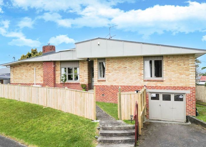  at 1/50 Monarch Avenue, Hillcrest, Auckland