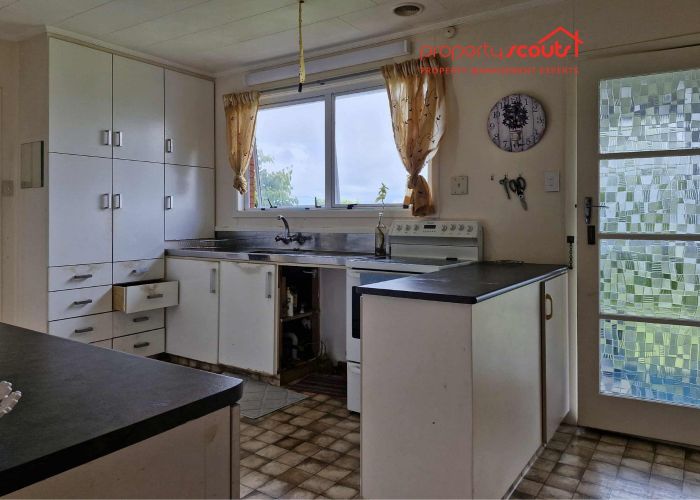  at 13 Longview Drive, Merrilands, New Plymouth, Taranaki