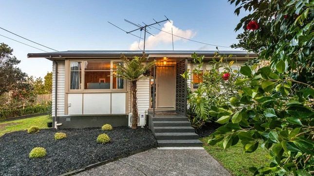  at 20 Woodvale Road, Glen Eden, Waitakere City, Auckland