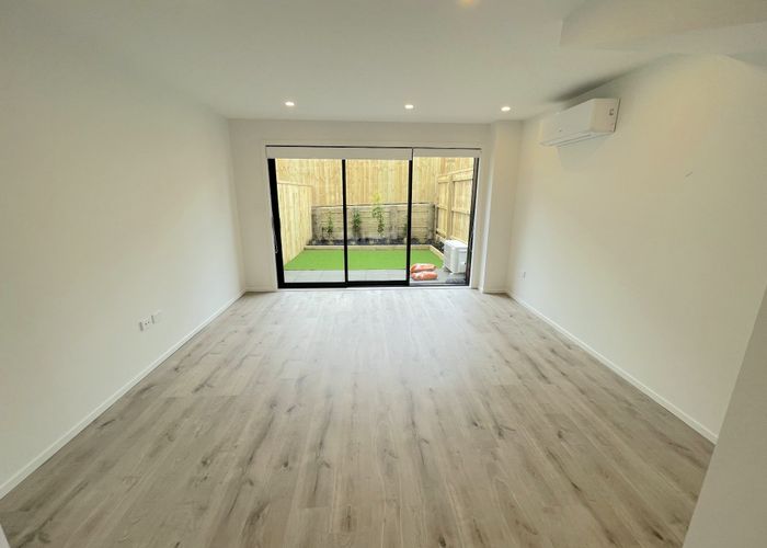  at 8/71 Ruawai Road, Mount Wellington, Auckland City, Auckland