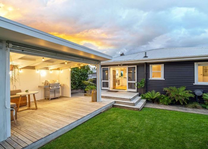  at 1/4 Spencer Road, Pinehill, North Shore City, Auckland