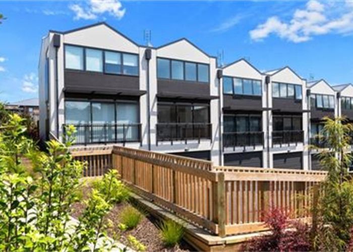  at 2/269 Rosedale Road, Albany, Auckland