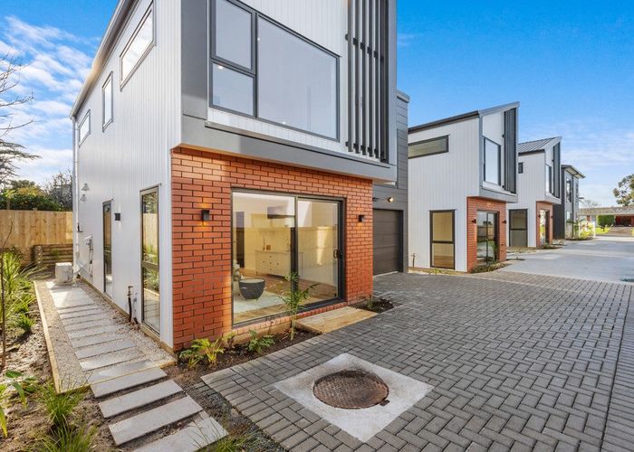  at Lot 4/12 Baringa Place, Botany Downs, Manukau City, Auckland