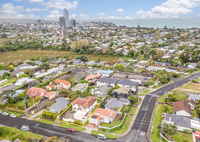  at 1/20 Francis Street, Hauraki, Auckland