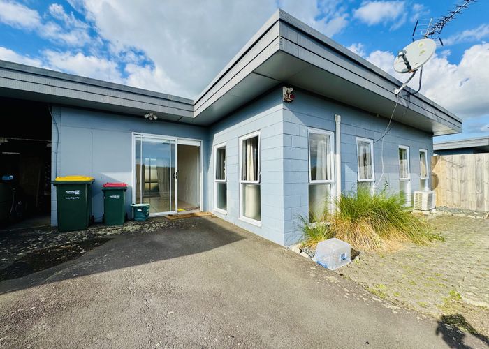  at 2/27 Berwyn Avenue, Takanini, Papakura, Auckland