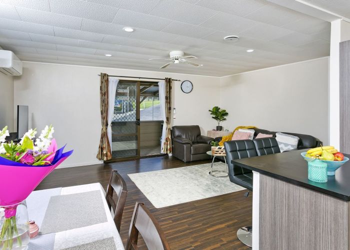  at 4/85 Hutchinson Avenue, New Lynn, Auckland