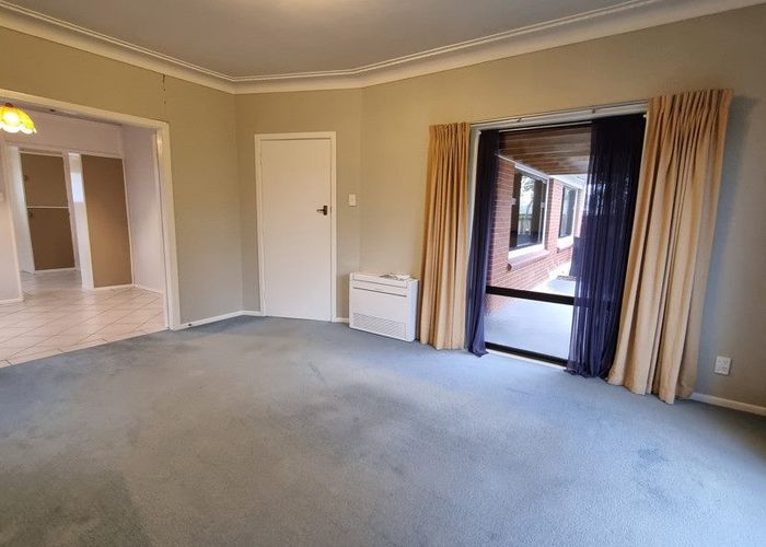  at 135 Haverstock Road, Sandringham, Auckland