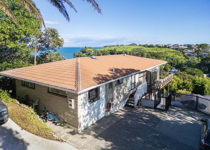 For sale 12 Cochrane Avenue, Arkles Bay, Rodney, Auckland homes.co.nz