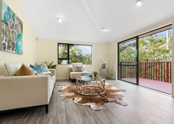  at 21 Hogans Road, Glenfield, Auckland