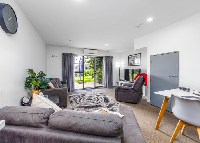  at 40/42 Holly Street, Avondale, Auckland City, Auckland