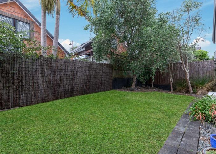  at 8/37 Fields Parade, Oteha, North Shore City, Auckland