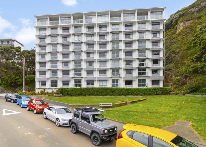  at 18/370 Oriental Parade, Oriental Bay, Wellington