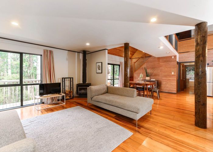  at 8 Kauri Loop Road, Oratia, Waitakere City, Auckland