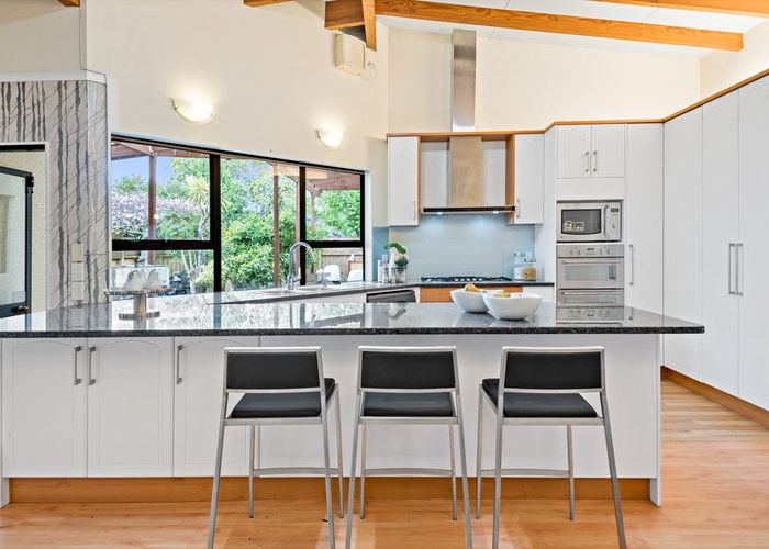  at 5 Mark Edward Drive, Half Moon Bay, Auckland
