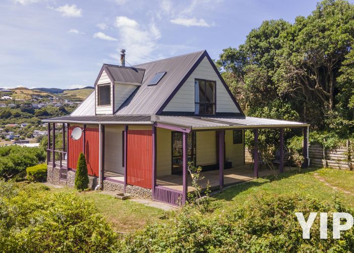  at 9A Victory Crescent, Tawa, Wellington