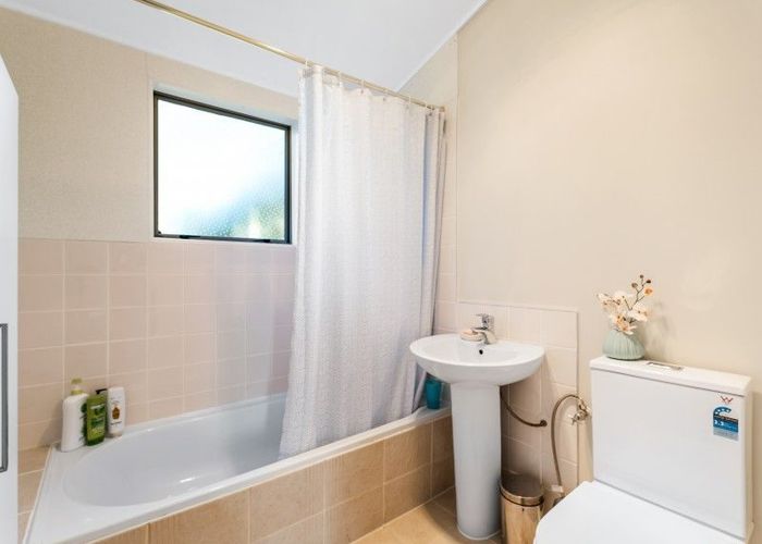  at 1/264 Grounsell Crescent, Belmont, Lower Hutt, Wellington