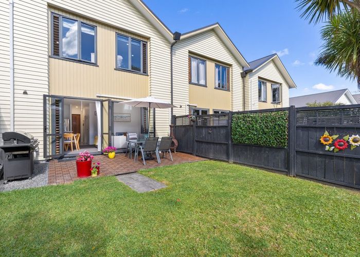  at 15/11 The Avenue, Albany, Auckland