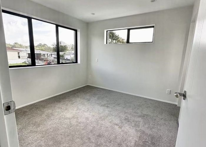  at 15B pipitea Pl, Massey, Waitakere City, Auckland