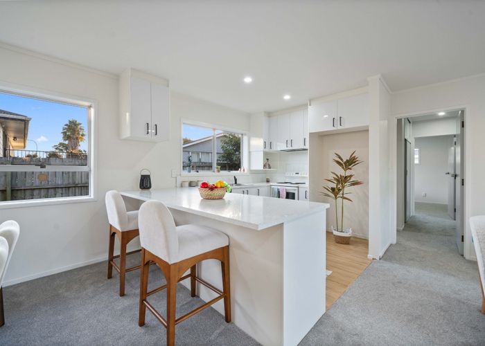  at 2/24 Waimana Road, Conifer Grove, Papakura, Auckland