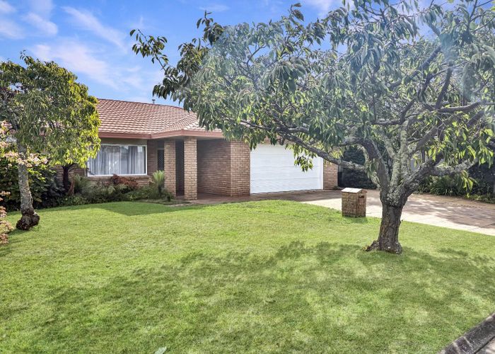  at 4 Knightsbridge Place, Taradale, Napier, Hawke's Bay