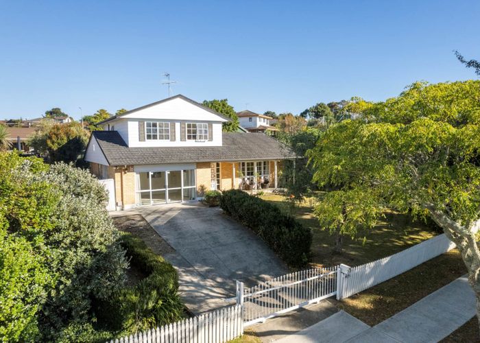  at 6 Voltaire Court, Botany Downs, Auckland