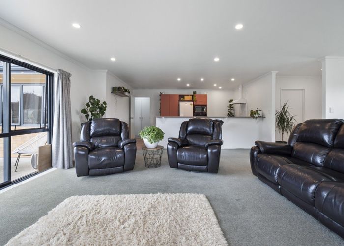  at 6 Brookside Close, Highbury, Palmerston North