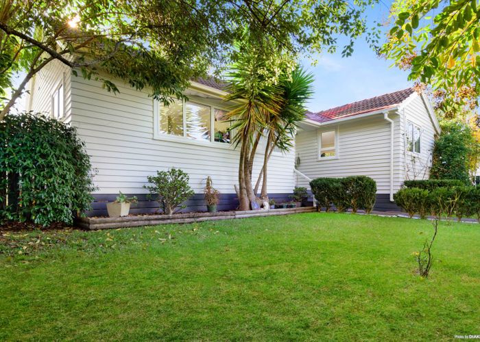  at 2/331 Royal Road, Massey, Auckland