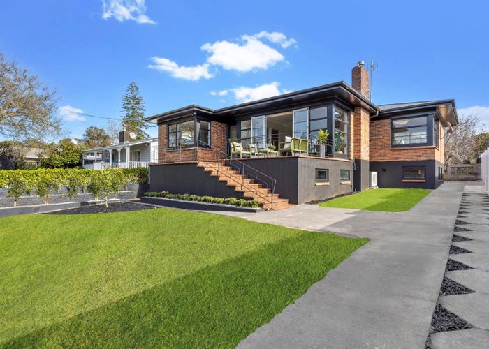  at 8 Kohanga Road, Mangere Bridge, Manukau City, Auckland