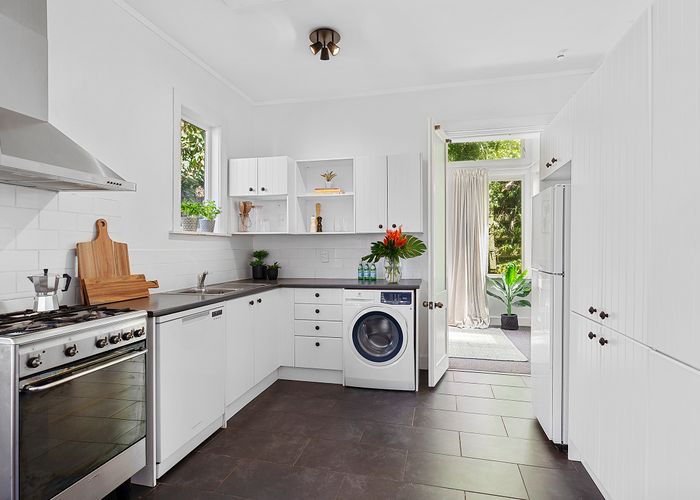  at 9 Adams Terrace, Aro Valley, Wellington