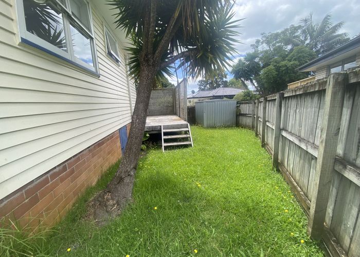  at 12 Pauline Place, Bucklands Beach, Manukau City, Auckland