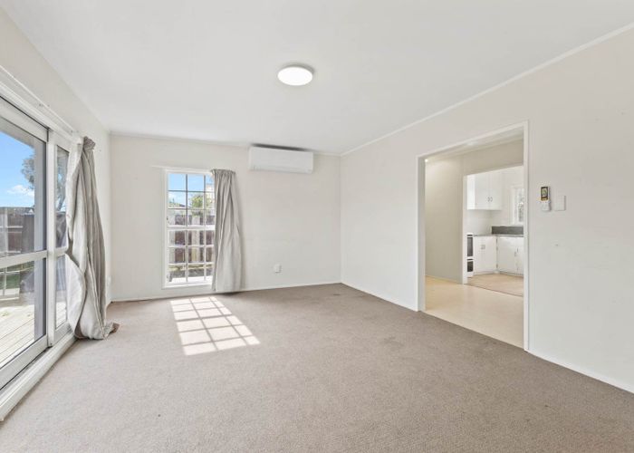  at 2/12 Booker Place, Weymouth, Manukau City, Auckland