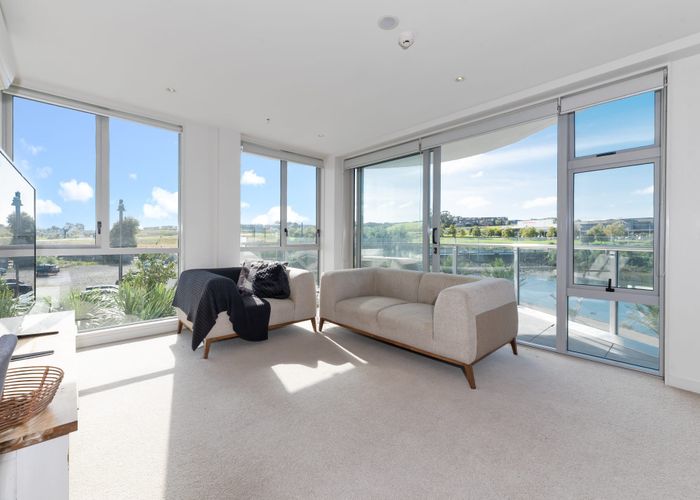  at 104/5 Rose Garden Lane, Albany, North Shore City, Auckland