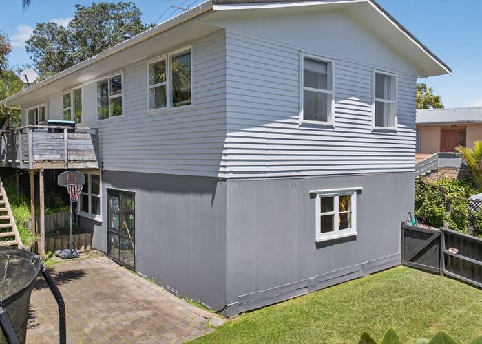  at 85 Kia Ora Road, Beach Haven, North Shore City, Auckland