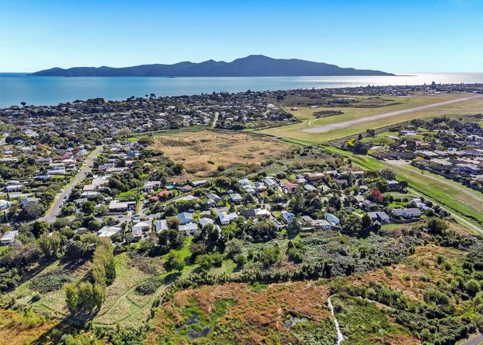  at Kiwi Road, Raumati Beach, Kapiti Coast, Wellington