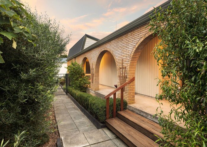  at 23 Gilbass Avenue, Hamilton Lake, Hamilton, Waikato