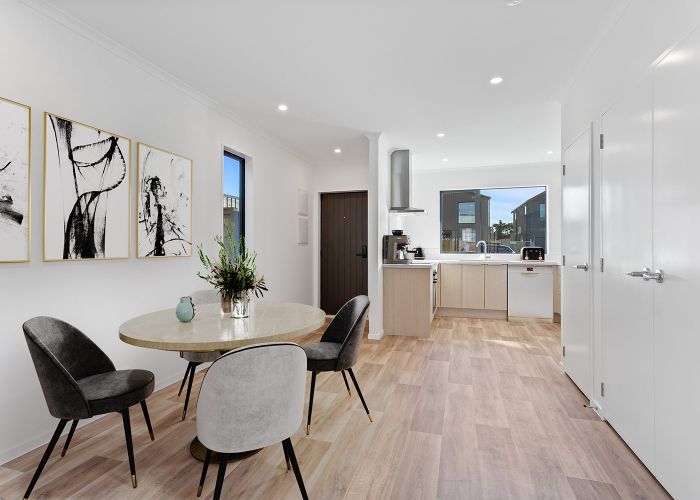 at 9 Karamu Road, Flat Bush, Manukau City, Auckland
