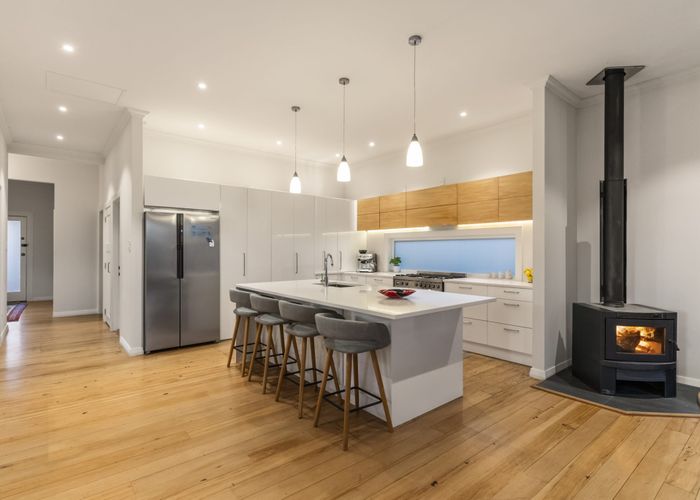  at 8 Fergusson Ave, Sandringham, Auckland