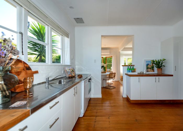  at 12 Effingham Street, North New Brighton, Christchurch City, Canterbury