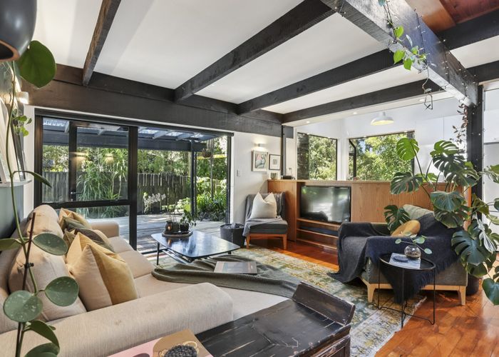  at 34 Hollywood Avenue, Titirangi, Waitakere City, Auckland