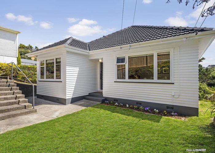  at 24 Miles Crescent, Newlands, Wellington