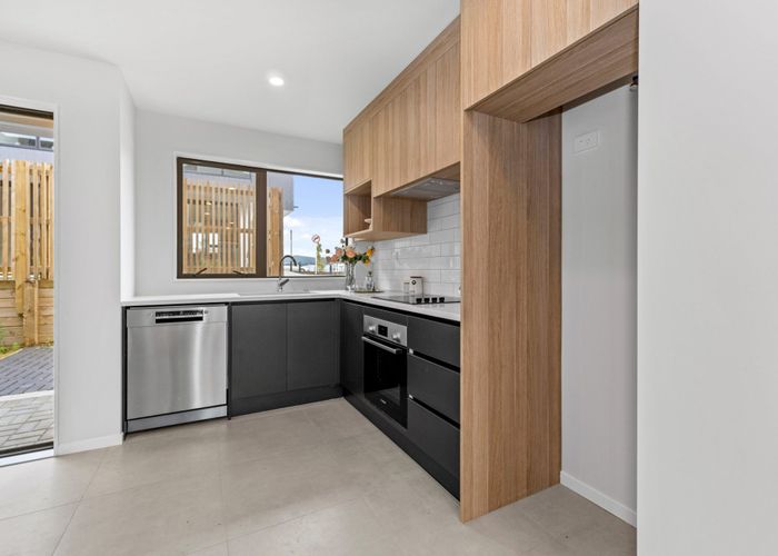  at 9/267 Great North Road, Henderson, Waitakere City, Auckland