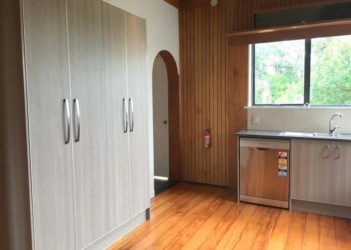  at 11 Hutchinson Ave, New Lynn, Waitakere City, Auckland